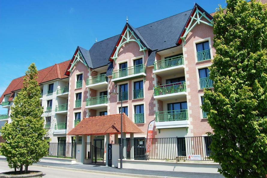 Residence Services Seniors Domitys - Les Safrans Dives-sur-Mer Exterior foto